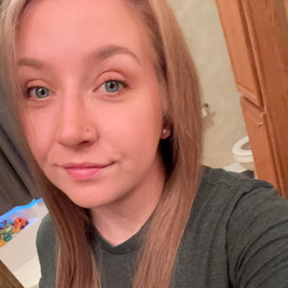 Meet your Posher, Devyn
